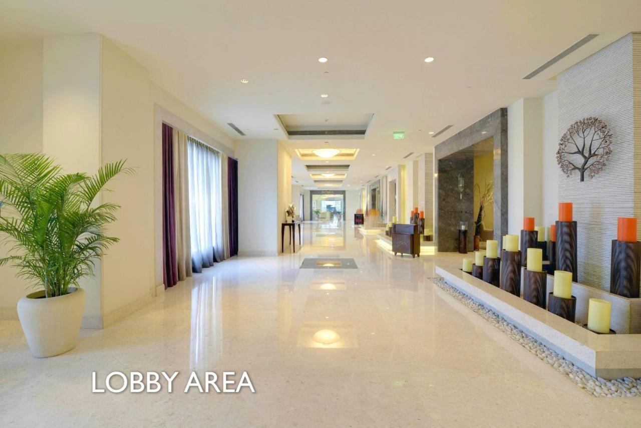 Radisson Blu Bengaluru Outer Ring Road Hotel Buitenkant foto